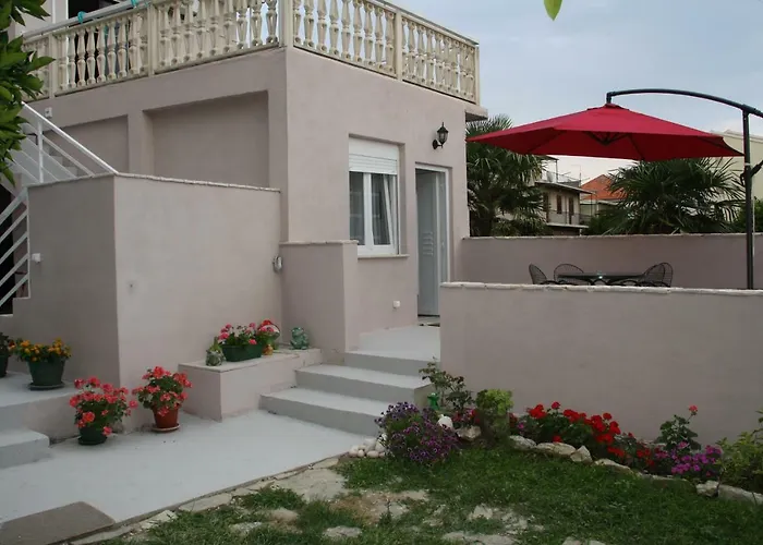 アパート Lavanda